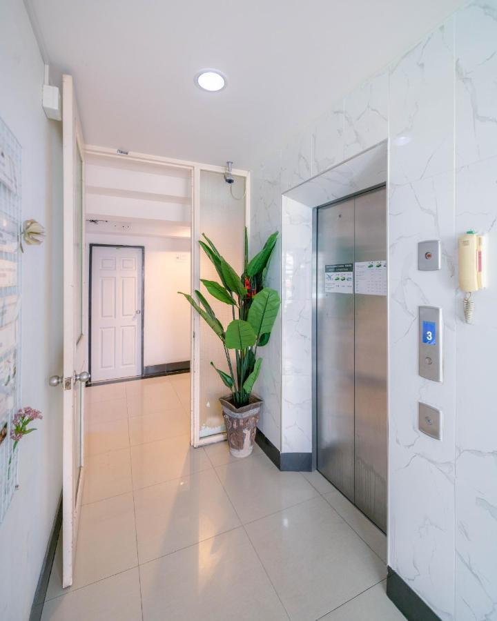 Aparthotel Baansabai Ramaiv à Bangkok Extérieur photo