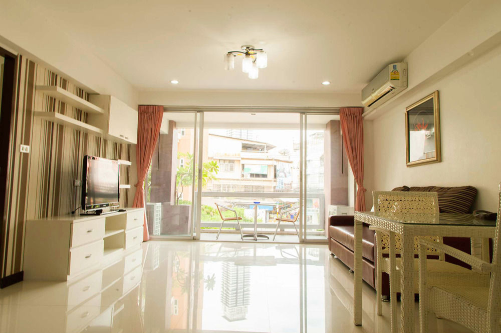 Aparthotel Baansabai Ramaiv à Bangkok Extérieur photo